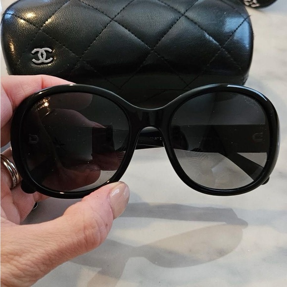 CHANEL Accessories - CHANEL Elegant Black Sunglasses